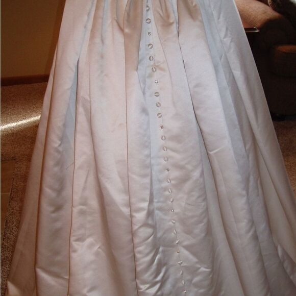 NWT BRIDAL Gown   - Picture 2 of 9